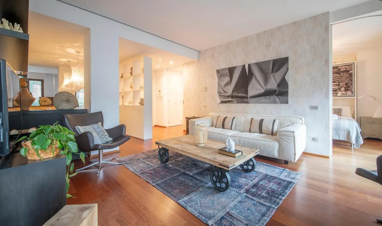 You Stylish City Center Apartments Barcelona Spain
